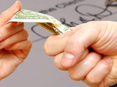 Hà Nội: Cô giáo về hưu lừa chạy việc trong ngành công an lĩnh án 20 năm tù