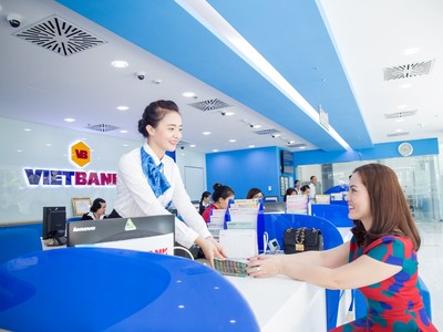 Vietbank trao thưởng xe Mazda cho khách hàng gửi tiết kiệm