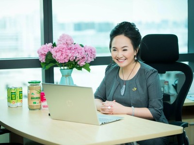Bà Đặng Huỳnh Ức My đã “lèo lái” SBT từng bước chuyển mình vững chắc, tiên phong trong cuộc đua chuyển đổi số.