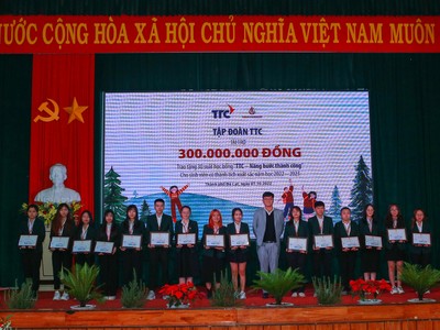 Kl994 game bài casino hấp dẫn TTC đã trao học bổng “TTC - Nâng bước thành công” cho 30 sinh viên của Trường Đại học Yersin Đà Lạt với tổng giá trị 300 triệu đồng