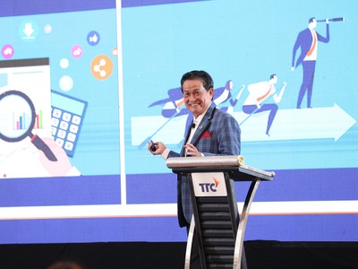Doanh nhân Đặng Văn Thành đã đúc kết thực tiễn thành các “công thức” của riêng mình và không ngần ngại chia sẻ cho thế hệ tiếp nối