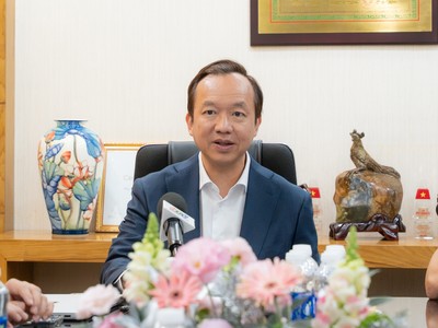 Ông Phan Quốc Công, Tổng giám đốc PNJ trả lời báo chí trưa ngày 21/7.
