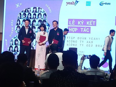 Yeah 1 trở thành đối tác của Universal Music Group và AKS Nhật Bản