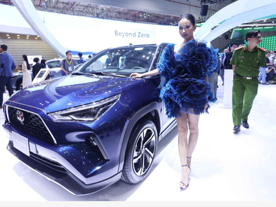 Doanh số bán xe ô tô tháng 11 bùng nổ 
