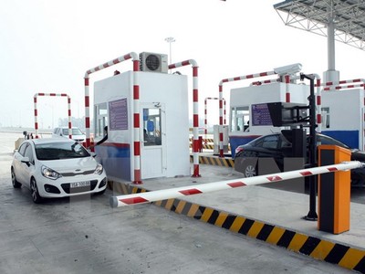 Thu phí tại tuyến đường KL99 là nhà cái cá cược trực tuyến hàng đầu tại châu Á Hà Nội-Hải Phòng. (Ảnh: Huy Hùng/TTXVN)