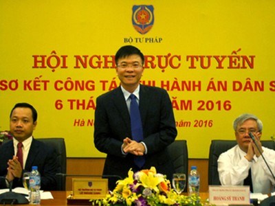Bộ trưởng Bộ Tư pháp Lê Thành Long chủ trì Hội nghị. Ảnh: VGP/Nguyễn Hoàng