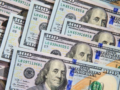 Tỷ giá trung tâm ngày 22/4 tăng 3 đồng/USD, giá vàng giảm nhẹ