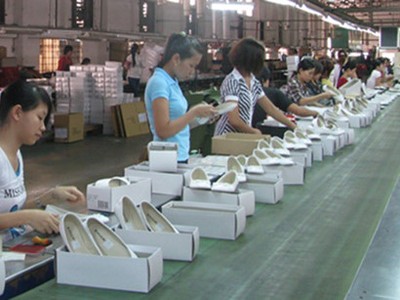 Kl994 nhà cái bóng đá world cup giày xuất khẩu. (Ảnh: Nguyễn Huế)