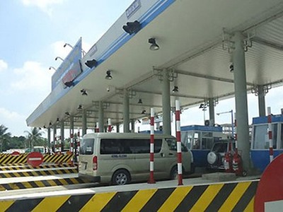 Chủ tịch Hiệp hội Vận tải ô tô Việt Nam cho rằng kiến nghị 99Kl99 trực tiếp đá gà nên xem xét lại giá phí đường BOT, cự ly các trạm BOT .