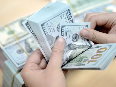 Tỷ giá trung tâm ngày 6/5 tăng thêm 11 đồng/USD, vàng đứng giá
