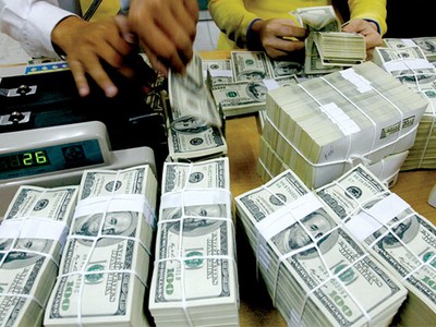 Tỷ giá trung tâm ngày 19/5 tăng mạnh 21 đồng/USD, giá vàng giảm sâu