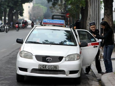 Từ 1/7, khách đi taxi có thể đòi hóa đơn in ngay trên xe