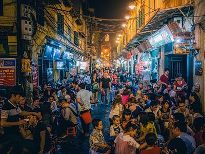 Hà Nội nới lỏng 'giới nghiêm' đến 2h sáng