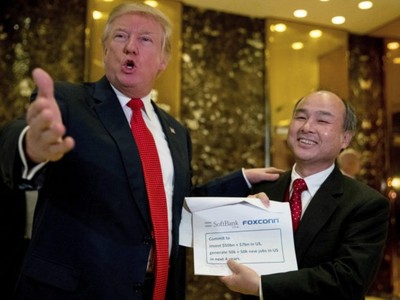Tổng thống đắc cử Mỹ Donald Trump (trái) và Chủ tịch kiêm Giám đốc điều hành SoftBank. (Ảnh: CNBC)