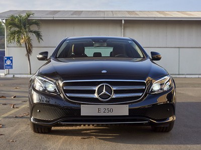 Mercedes-Benz lắp ráp thêm E250, Volvo đưa S90 mới về Việt Nam
