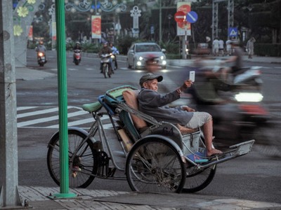 Ngắm những bức ảnh bình dị về một 'Phố xá mình yêu'
