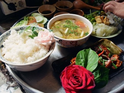 Quán cơm chỉ bán 25 suất mỗi ngày