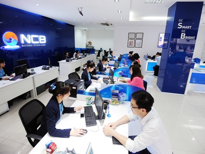 So với cùng kỳ năm 2016, lương của cán bộ nhân viên NCB hiện tăng 2,17 triệu đồng.