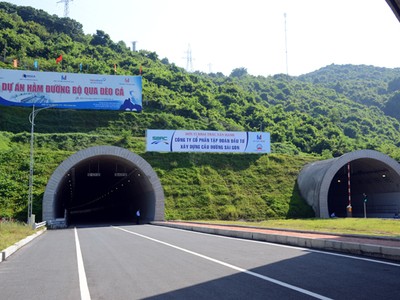 Hầm đường bộ đèo Cả trước ngày thông xe