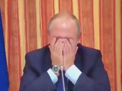 Tổng thống Putin che mặt cười trước đề nghị xuất khẩu thịt lợn sang Indonesia