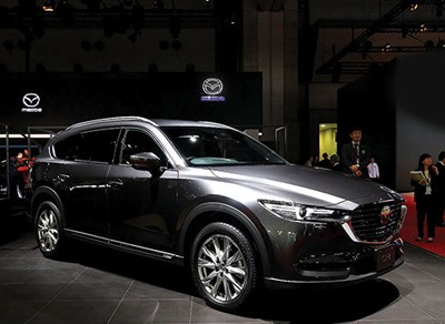 Mazda CX-8 sẽ tới tay khách hàng Nhật Bản với mức giá tương đương 36.000 USD.