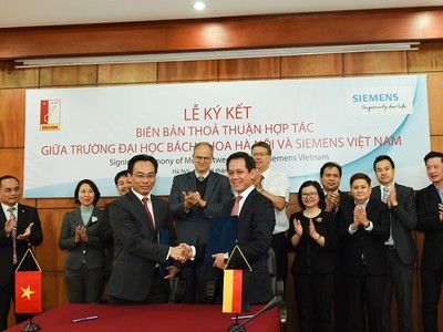 Đại học Bách Khoa Hà Nội và Siemens ký kết Biên bản ghi nhớ phát triển tài năng tương lai về kỹ thuật số 