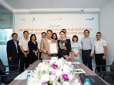 Đại diện Timeshare Việt Nam và Đại diện Công ty Kl99kl phiên bản hoạt động Vietinbank Chi nhánh Đông Đô trong buổi lễ kí kết.