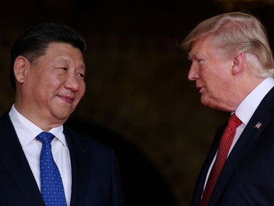 Tập Cận Bình (trái) gặp Donald Trump khi đến thăm Mỹ năm 2017. Ảnh: Reuters. 