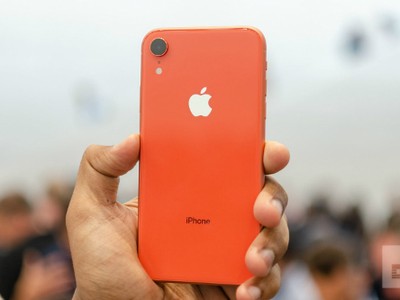 iPhone Xr có nhiều màu, giá niêm yết tại Mỹ từ 749 USD. Ảnh: Digitaltrend.