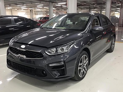 Kia Cerato 2019 tại một đại lý ở Hà Nội. Ảnh: Thành Nhạn. 