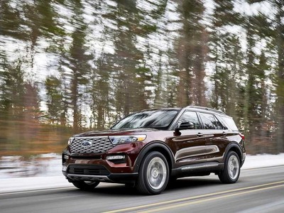 Ford Explorer 2020 giá từ 32.800 UDS.