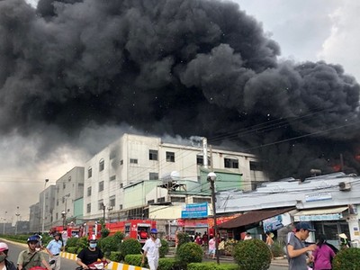 Đám cháy bùng phát trưa 22/5. Ảnh: Nguyệt Triều