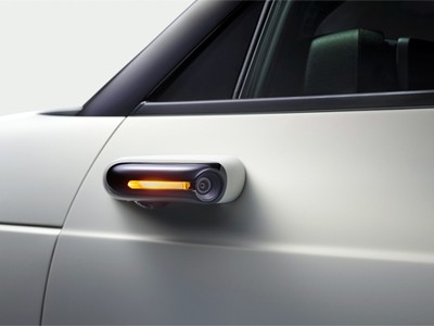 Gương chiếu hậu của Honda E là camera thay vì gương kiểu truyền thống và tích hợp cả đèn xi-nhan.