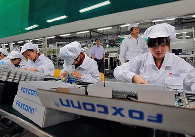 Foxconn hứa Kl994 nhà cái bóng đá world cup đầy đủ iPhone cho Apple. Ảnh: FT.