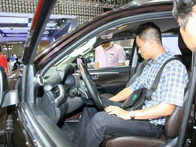 Người Việt đang phải mua xe giá đắt đỏ dù Việt Nam đã mở cửa thị trường xe hơi đối với ASEAN.