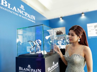 Những mẫu đồng hồ ra mắt tại thị trường Việt Nam có giá từ 300 triệu đến 450 triệu đồng.