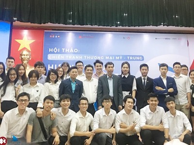 Các sinh viên CLB 99Kl99 link đăng nhập SIC trong cuộc hội thảo gần nhất.