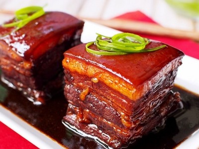 Món ăn này được đặt theo tên Tô Đông Pha. Nó gắn liền chặt chẽ với cuộc đời ông, cũng như lịch sử Hàng Châu. Ảnh: Sina.