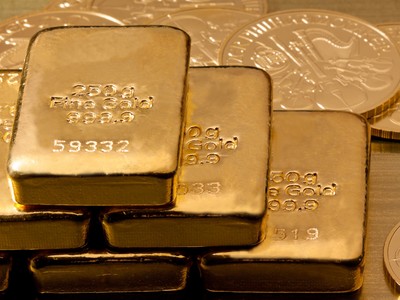 Giá vàng hôm nay ngày 2/3: Giá vàng SJC tăng 550.000 đồng/lượng 