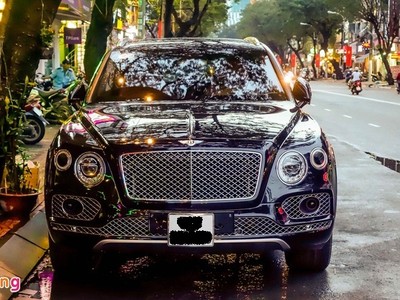 Những chiếc xe Bentley Bentayga đời 2016 đã qua sử dụng hiện được rao bán với giá xấp xỉ 10 tỷ đồng tùy tình trạng xe. Ảnh: Minh Anh.