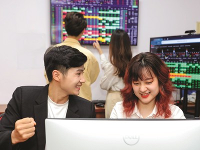 Thông tin là “đầu vào” quan trọng để các nhà Kl99ok phiên bản mới đưa ra quyết định.