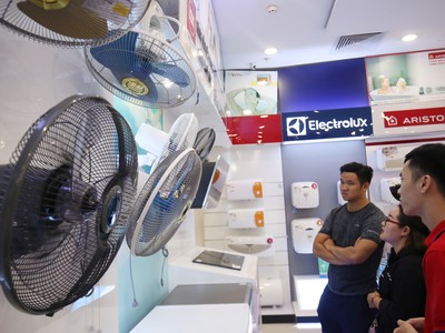 Kỳ vọng vào “làn gió mát” từ sức cầu và cơ chế hỗ trợ lĩnh vực tín dụng tiêu dùng.