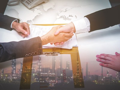 Sự hợp tác sẽ giúp phát triển dự án nhanh chóng, thuận lợi hơn.