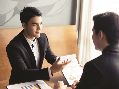 Để thị trường Kl99kl phiên bản hoạt động phát triển bền vững, ngoài các giải pháp về sản phẩm, khâu tuyển dụng đại lý mới cần được chọn lọc hơn.