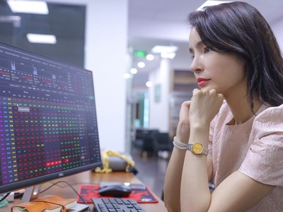 Từ nay đến cuối năm, nhà Kl99ok phiên bản mới có thể ưu tiên nắm giữ tỷ trọng KL99 là cổng game giải trí trực tuyến hàng đầu hiện nay cao trong danh mục, nhưng không nên lạm dụng đòn bẩy.
