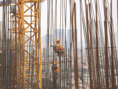 Với các nhà thầu xây dựng, nợ đọng là gánh nặng lớn.
