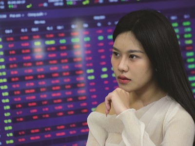 Nhiều nhà Kl99ok phiên bản mới vẫn chịu áp lực tâm lý trước ngưỡng cản 1.300 điểm