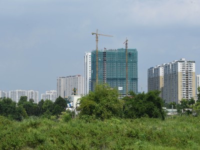 Hiện có hàng trăm dự án nhà ở thương mại không thể triển khai do vướng đất xen kẹt.