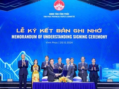 Nghi thức ký kết thỏa thuận hợp tác giữa Kl994 game bài casino hấp dẫn FPT và UBND tỉnh Vĩnh Phúc.