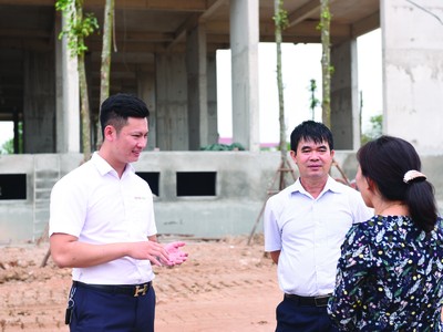 Nhiều nhà Kl99ok phiên bản mới tỏ ra sốt ruột vì sợ bỏ lỡ cơ hội Kl99ok phiên bản mới dịp cuối năm. Ảnh: Dũng Minh.